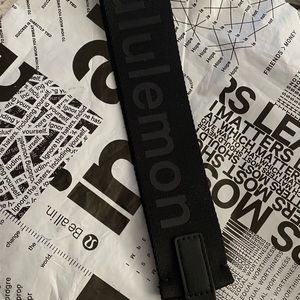 Lululemon NEVER LOST KEYCHAIN NWOT